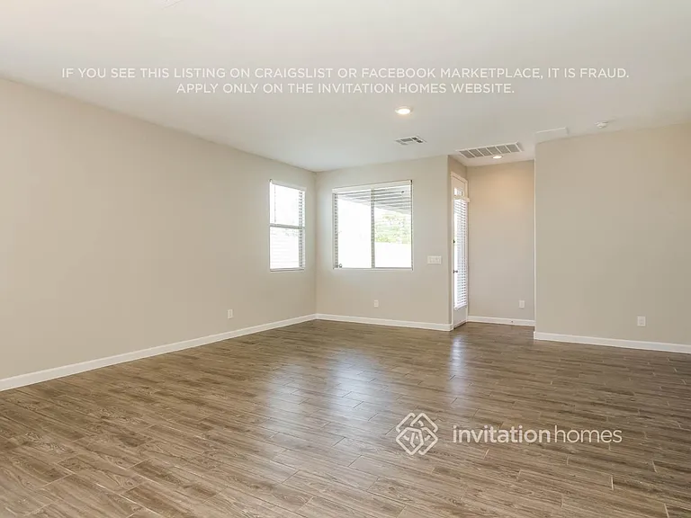 2815 S 95th Dr — Photo 4