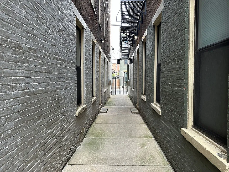 24-28 E 15th