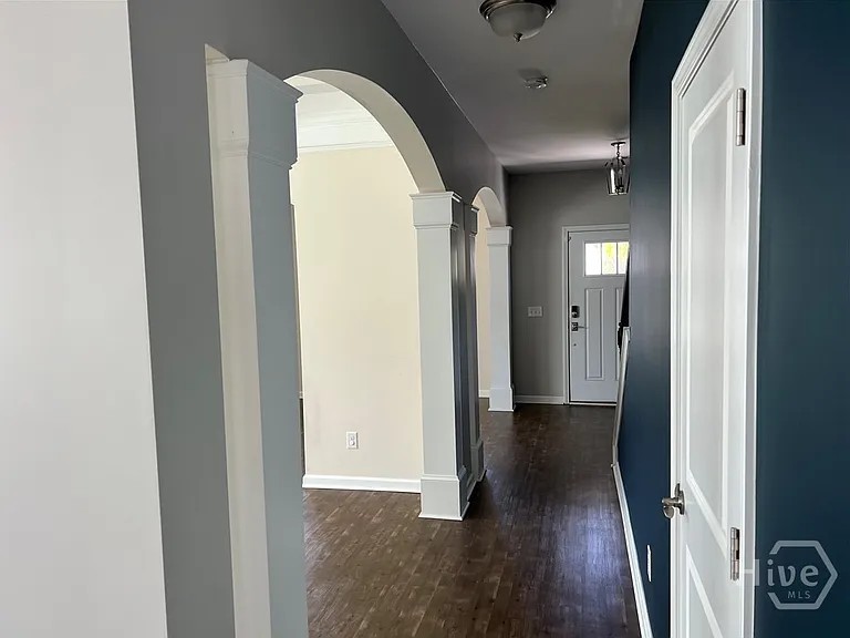 604 Majestic Dr — Photo 43