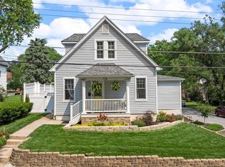 726 S 8th St, Saint Charles, MO 63301