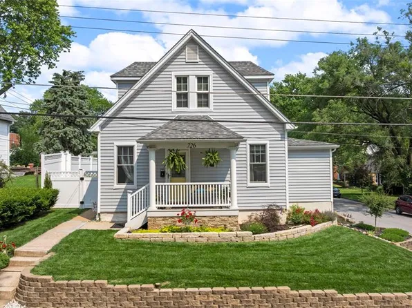 726 S 8th St, Saint Charles, MO 63301