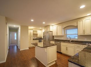 19 Barnes Ct, Hampton, VA 23664