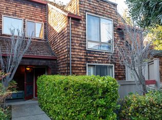 2 Peter Coutts Cir, Stanford, CA 94305