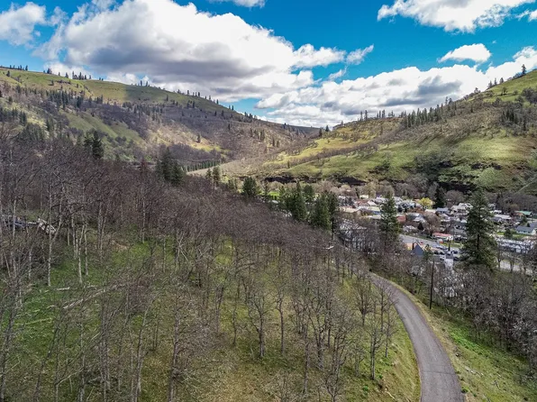 11 J Neils Rd, Klickitat, WA 98628