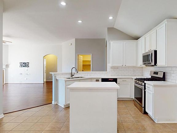 3rd image of 3046 Antler Way