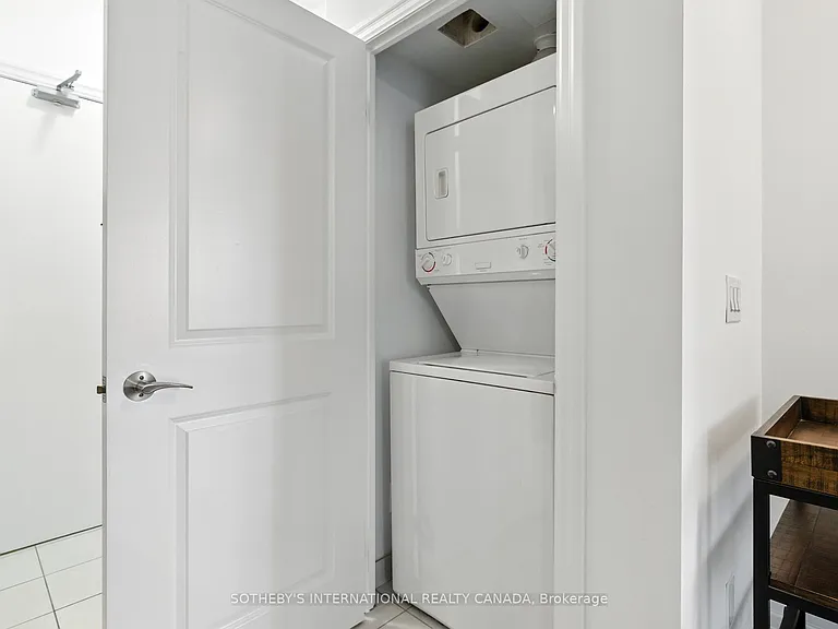 500 Saint Clair Ave W #502 — Photo 10