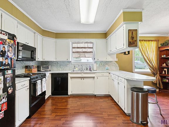 4th image of 40133 Marie Rd