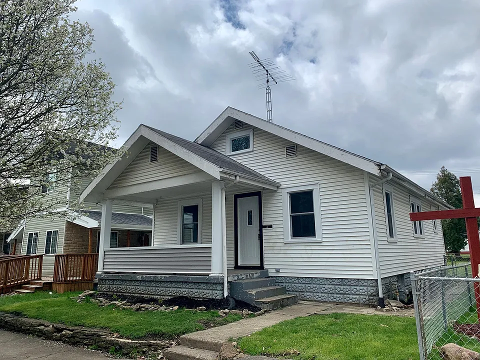226 SW 2nd St