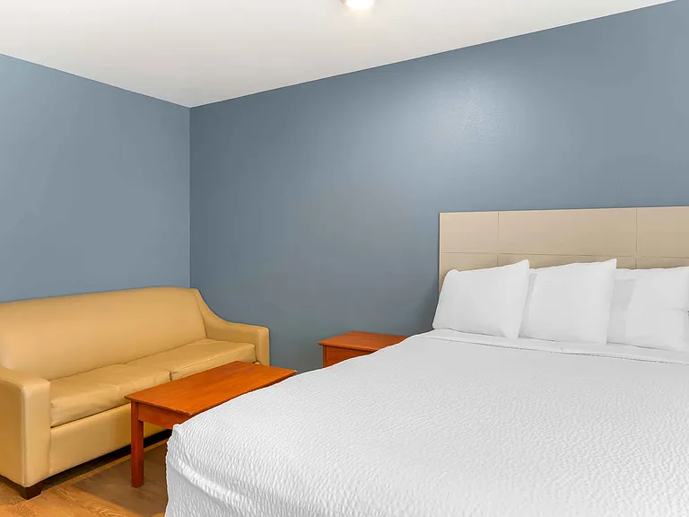 Deluxe Studio - 1 Full Bed