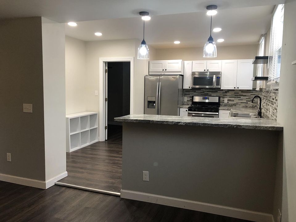1st image of 642 High St APT 3