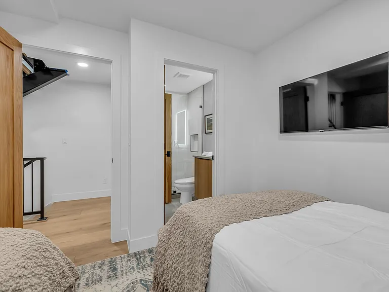 1215 Norfolk Ave — Photo 22