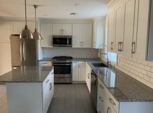 17180 Locherbie Ave, Beverly Hills, MI 48025
