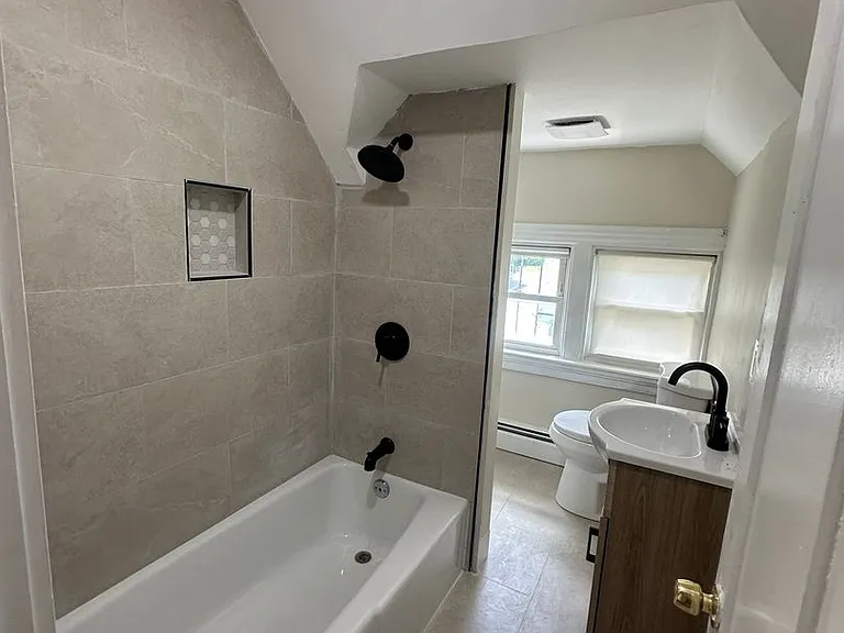 11 Dedford St #3 — Photo 5