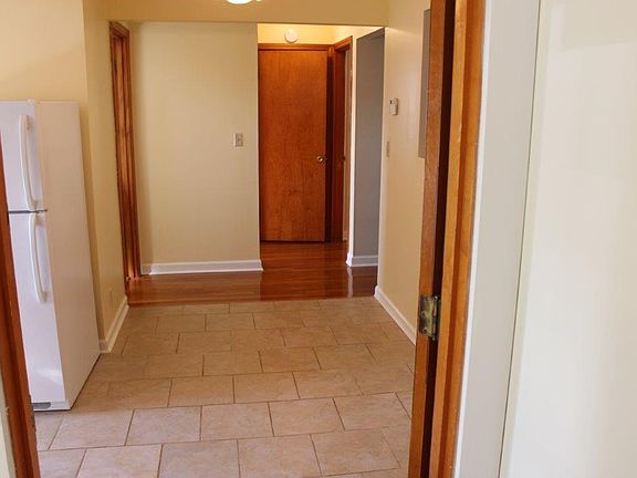 3rd image of 2909 Abigail Dr APT 2