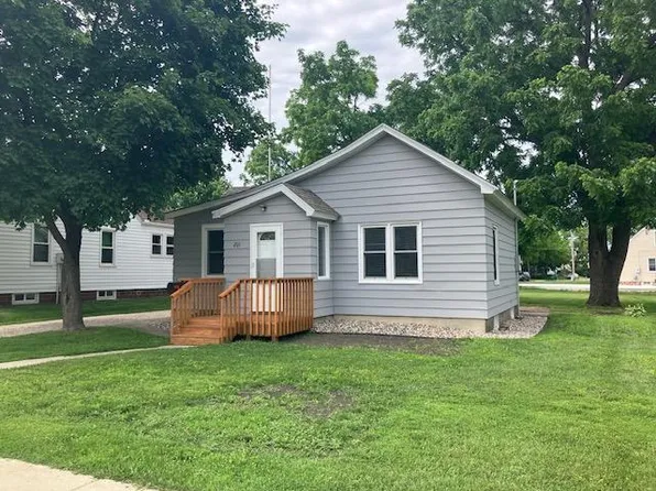 201 7th Ave SE, Waseca, MN 56093