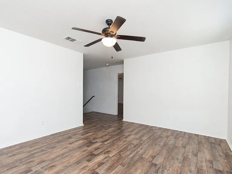 9007 Sandyford Ct — Photo 24