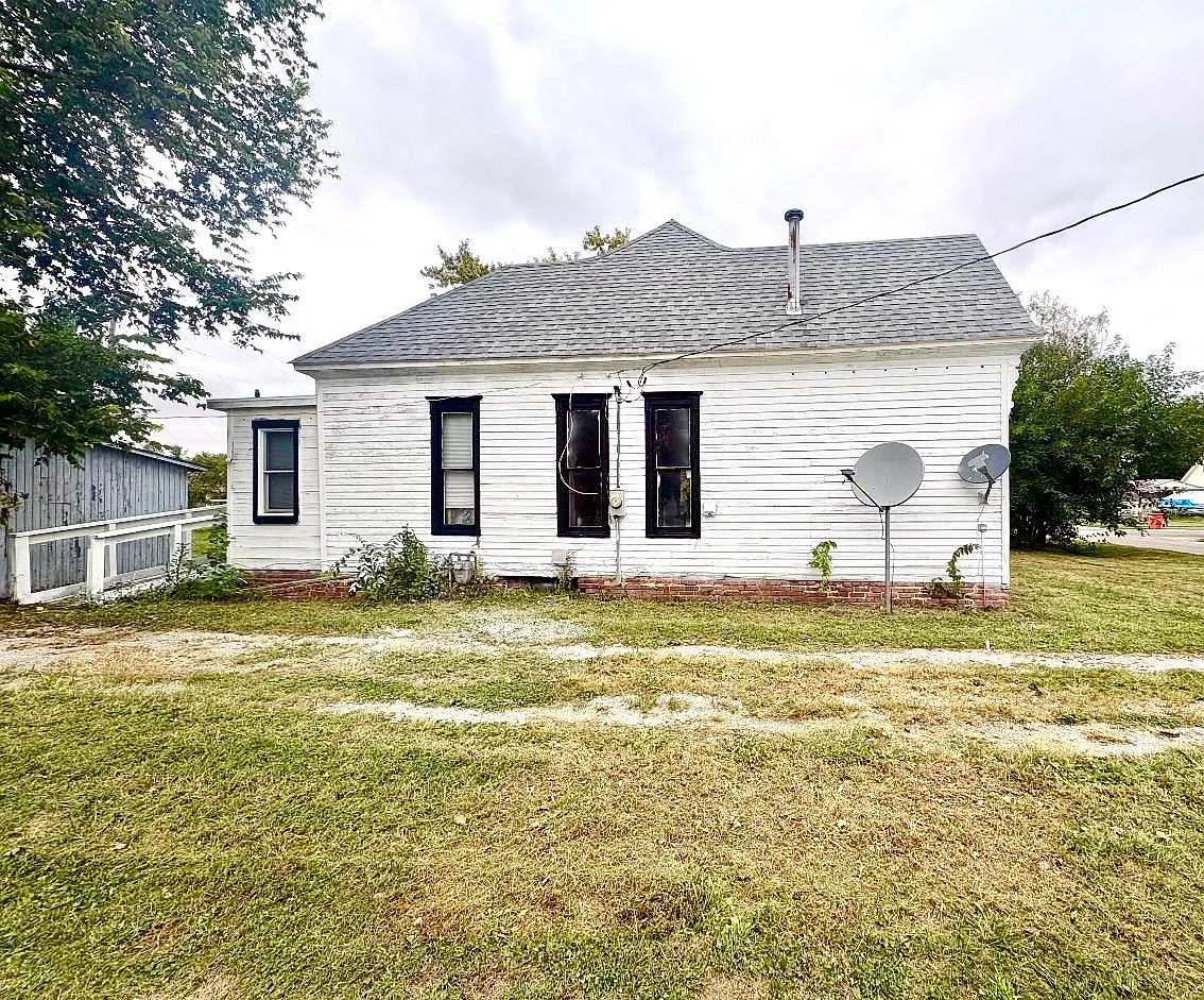 2 bed, 854 sqft, $1,095 — Photo 3