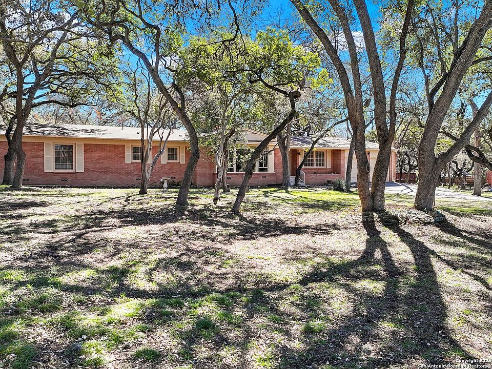 1st image of 306 ZORNIA DR