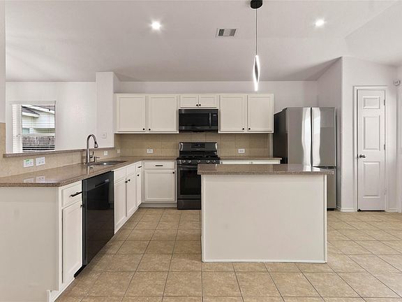 3rd image of 5527 Marble Ravine Dr