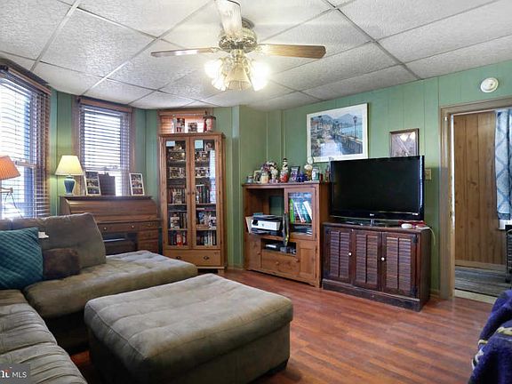 3rd image of 906 Pope Ave