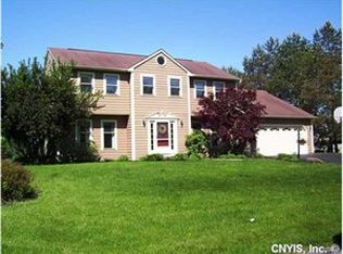 5123 Shiraz Ln, Fayetteville, NY 13066