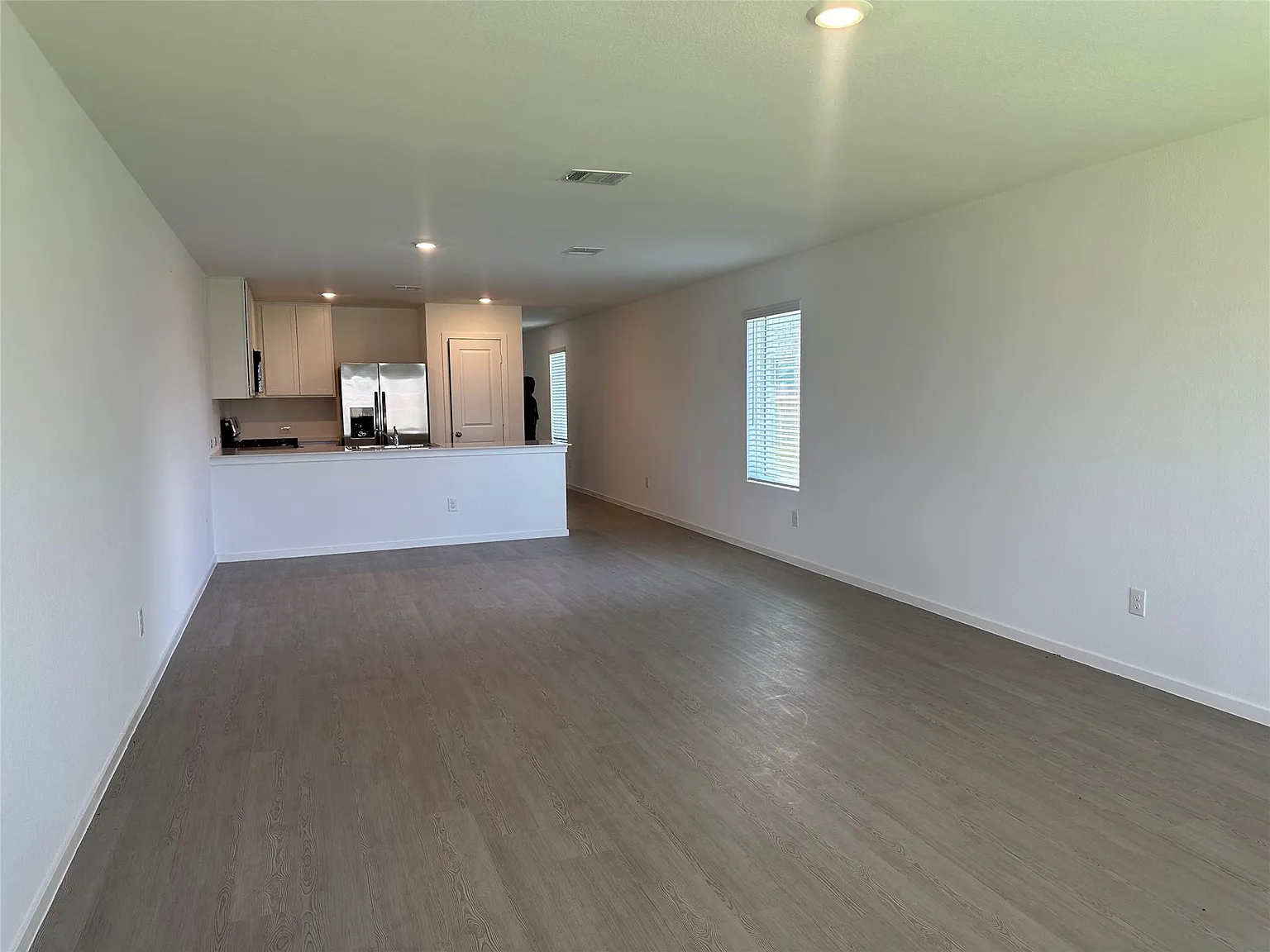 4 bed, 2.0 bath, 1656 sqft, $1,800 — Photo 3