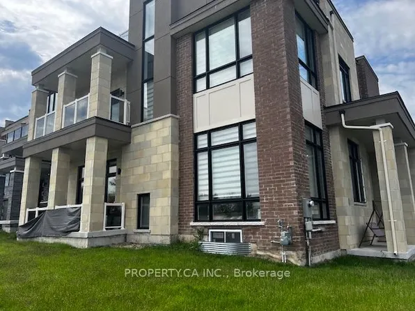 2 Yacht Dr, Clarington, ON L1C 4B1