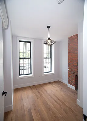 Rented by Nooklyn NYC LLC | media 21