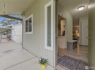 5804 200th St SW APT C, Lynnwood, WA 98036