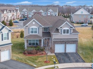 9 Schwartz Ct, Franklin Twp., NJ 08873