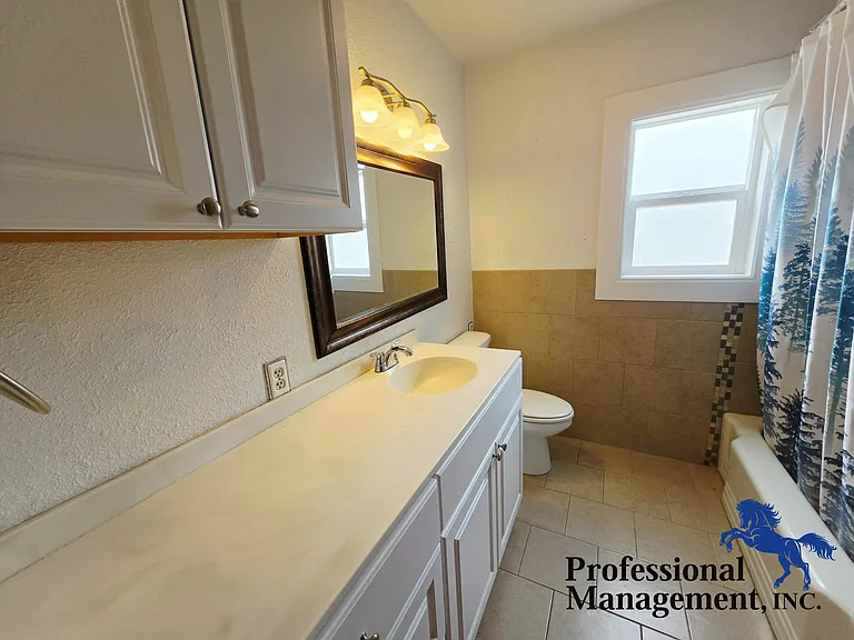 1327 Terry Ave — Photo 5
