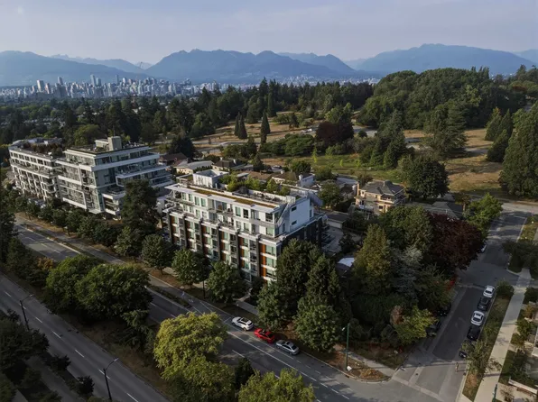 5058 Cambie St #206, Vancouver, BC V5Z 2Z5