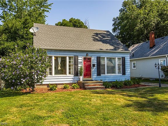 2nd image of 1597 Bond St