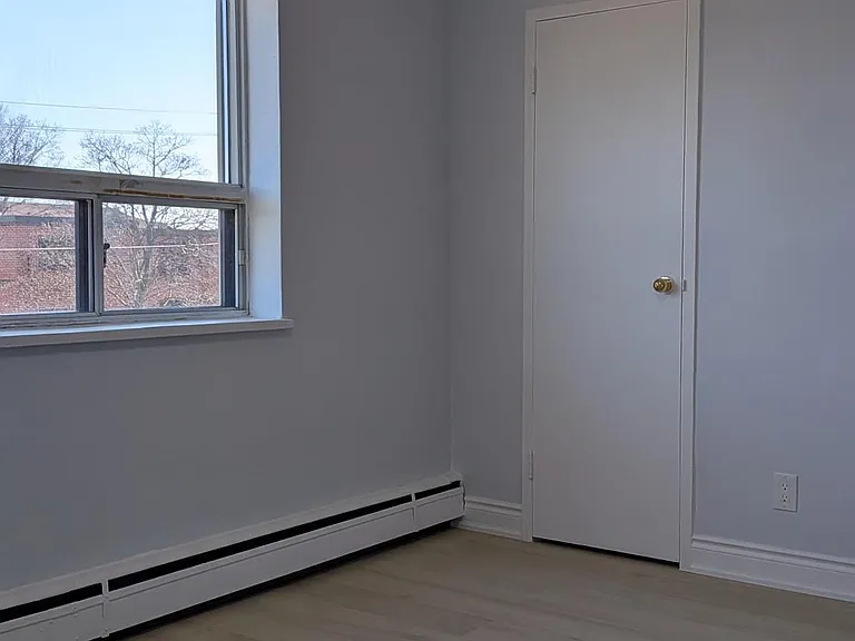 296 Saguenay Ave #11 — Photo 19