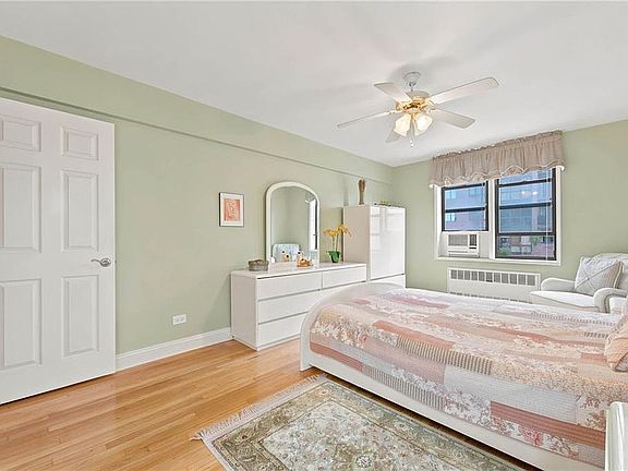 3rd image of 3060 Ocean Ave APT 2L