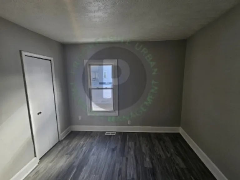 3204 W 73rd St — Photo 10