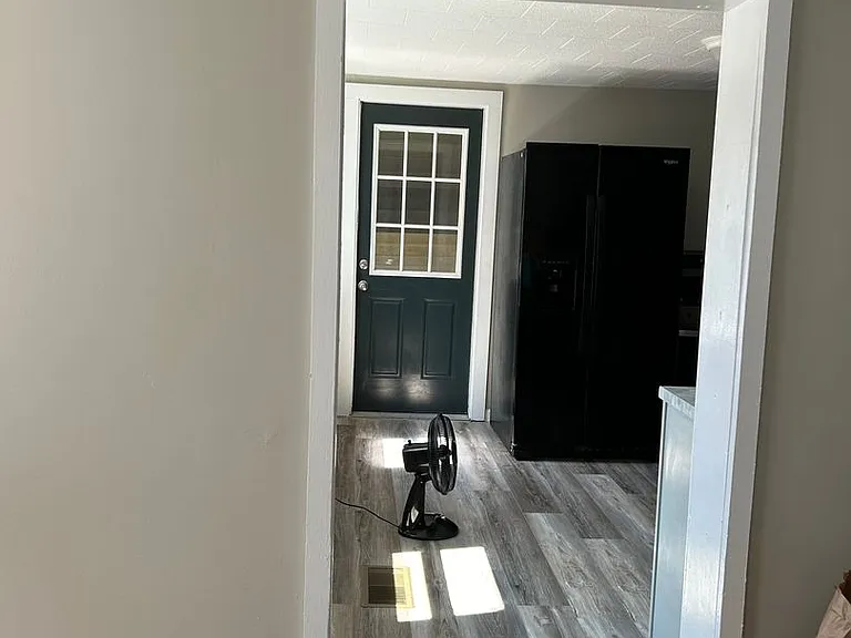 125 E Utica St — Photo 15