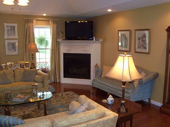 4th image of 1050 Eagle Landing Dr