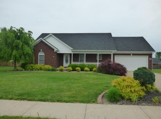 218 E Woodlake Cir, Mount Washington, KY 40047