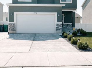 928 E Mecham Ave, Layton, UT 84041