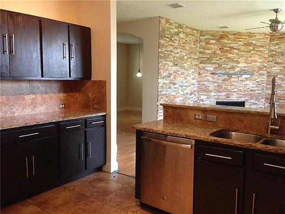 4th image of 1035 Wood Stream Dr