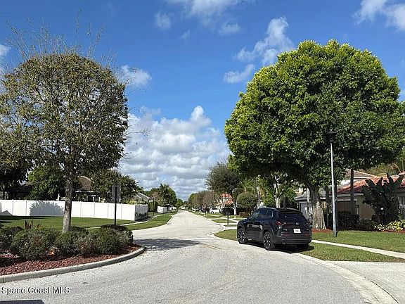 4th image of 5978 Las Colinas Cir