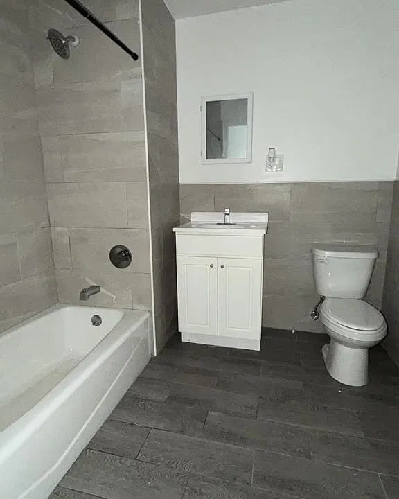 1913 Bussing Ave #3B