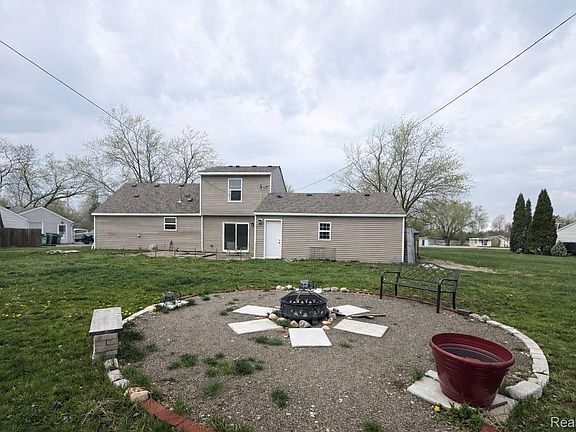 2nd image of 30155 Fort Rd