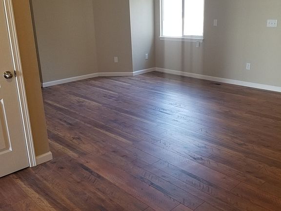 3rd image of 517 E Lacrosse Ave