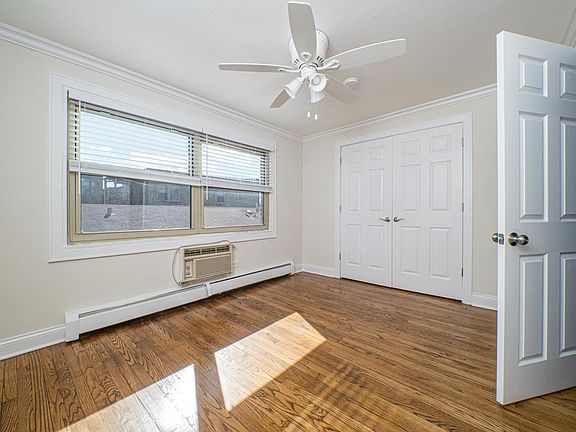 5th image of 1922 W Pratt Blvd APT B4