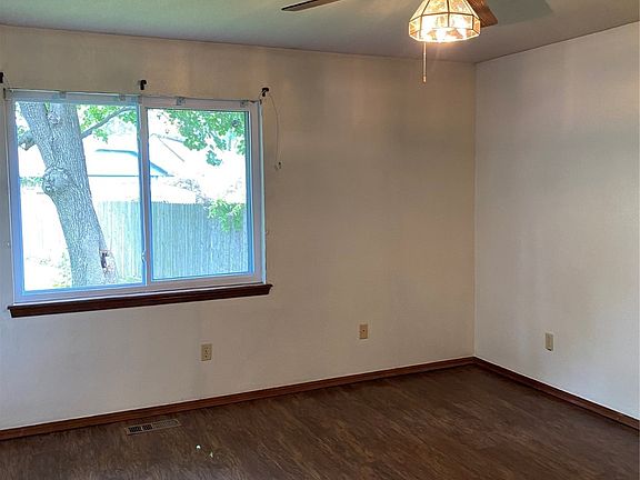 5th image of 8811 N 120th East Ave