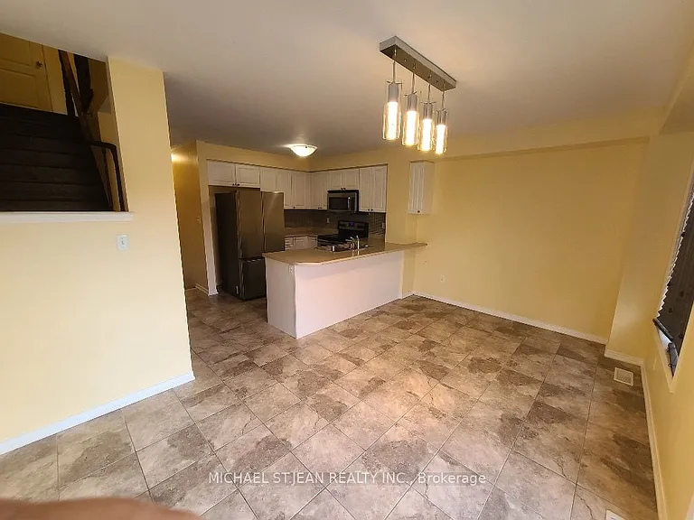30 Burtonbury Ln — Photo 7