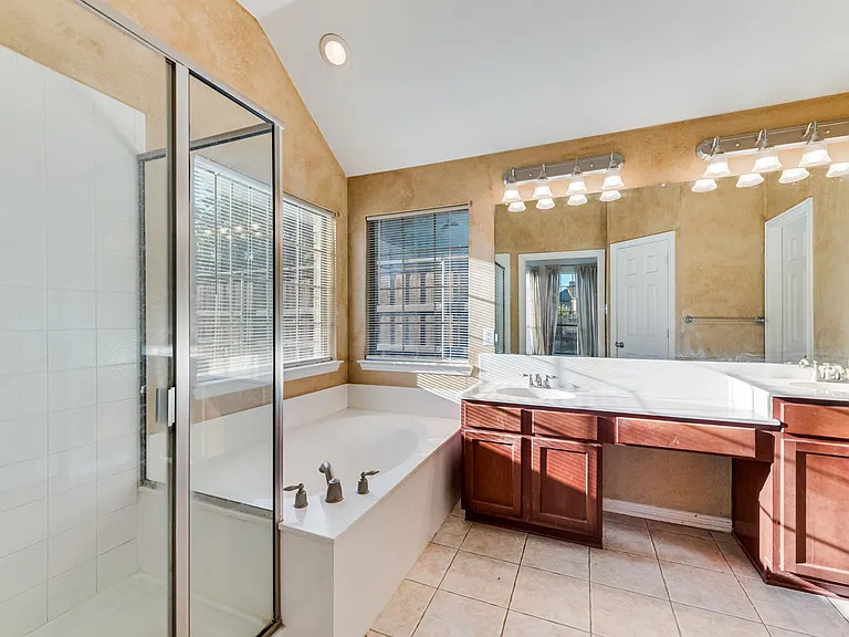 2517 Indian Hills Dr — Photo 11