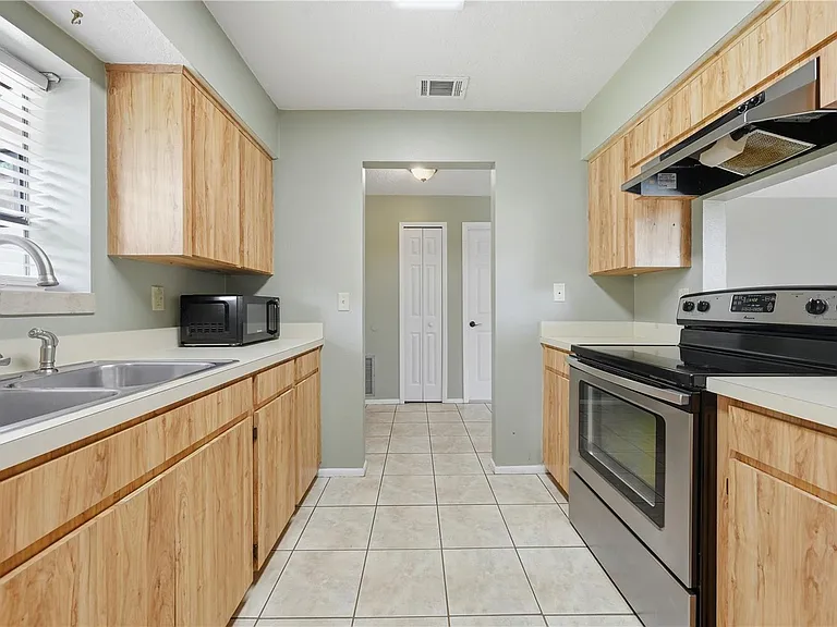625 E 8th Ave — Photo 3